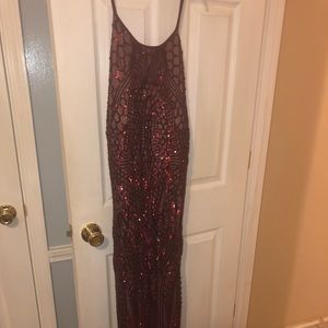 Long burgundy sequins prom dress. Size 22